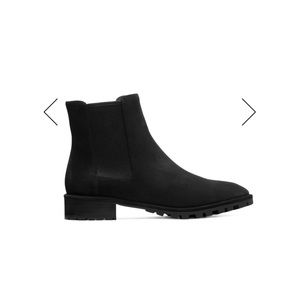 THE LAINE black sport suede size 5